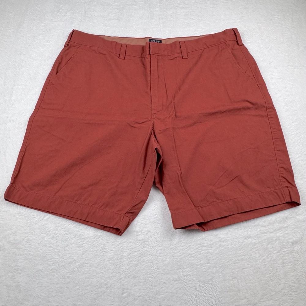 J.Crew's Men's Gramercy Classic Flat Front Chino Shorts. Size 38W. 100% cotton.